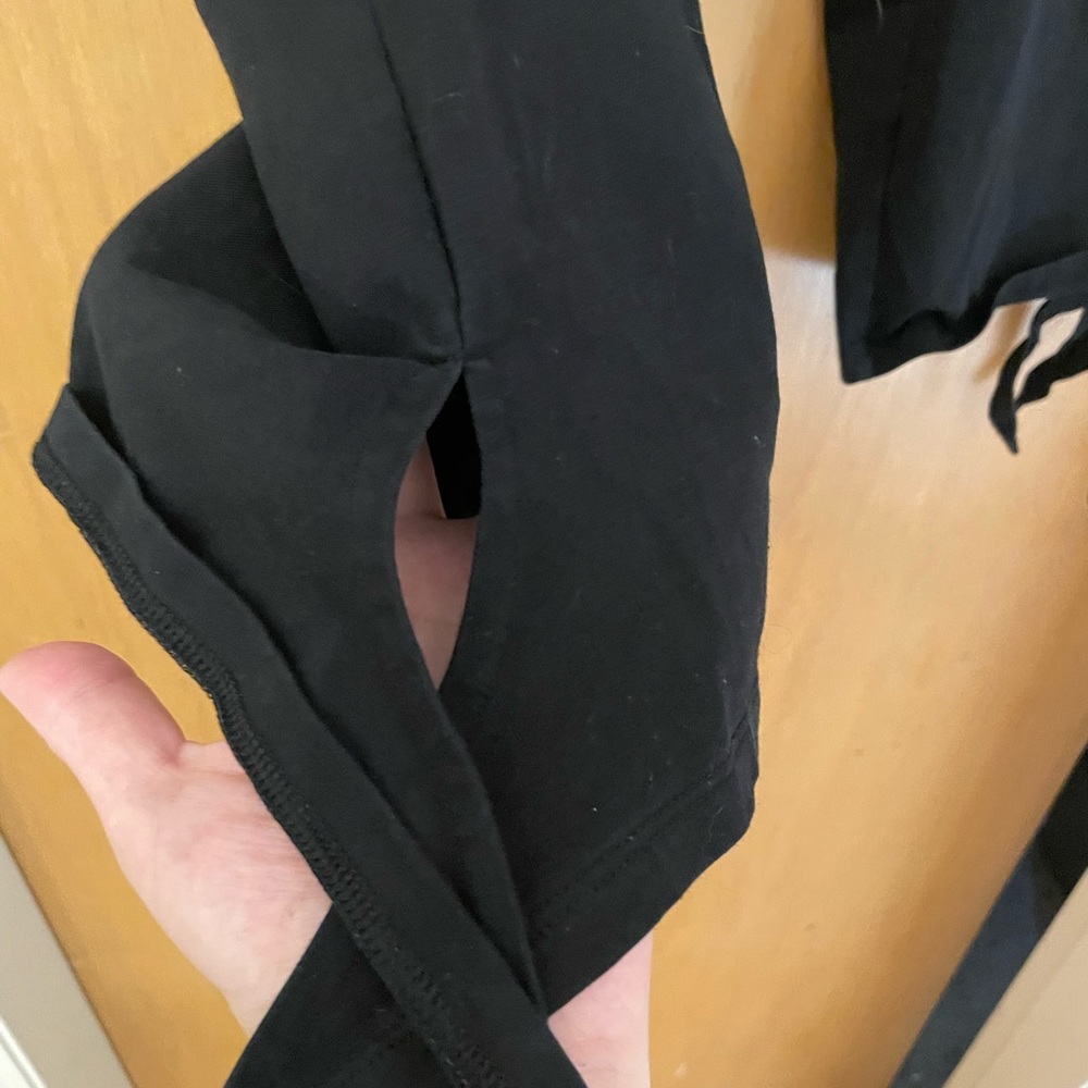 Ladies capris - Picture 2 of 6